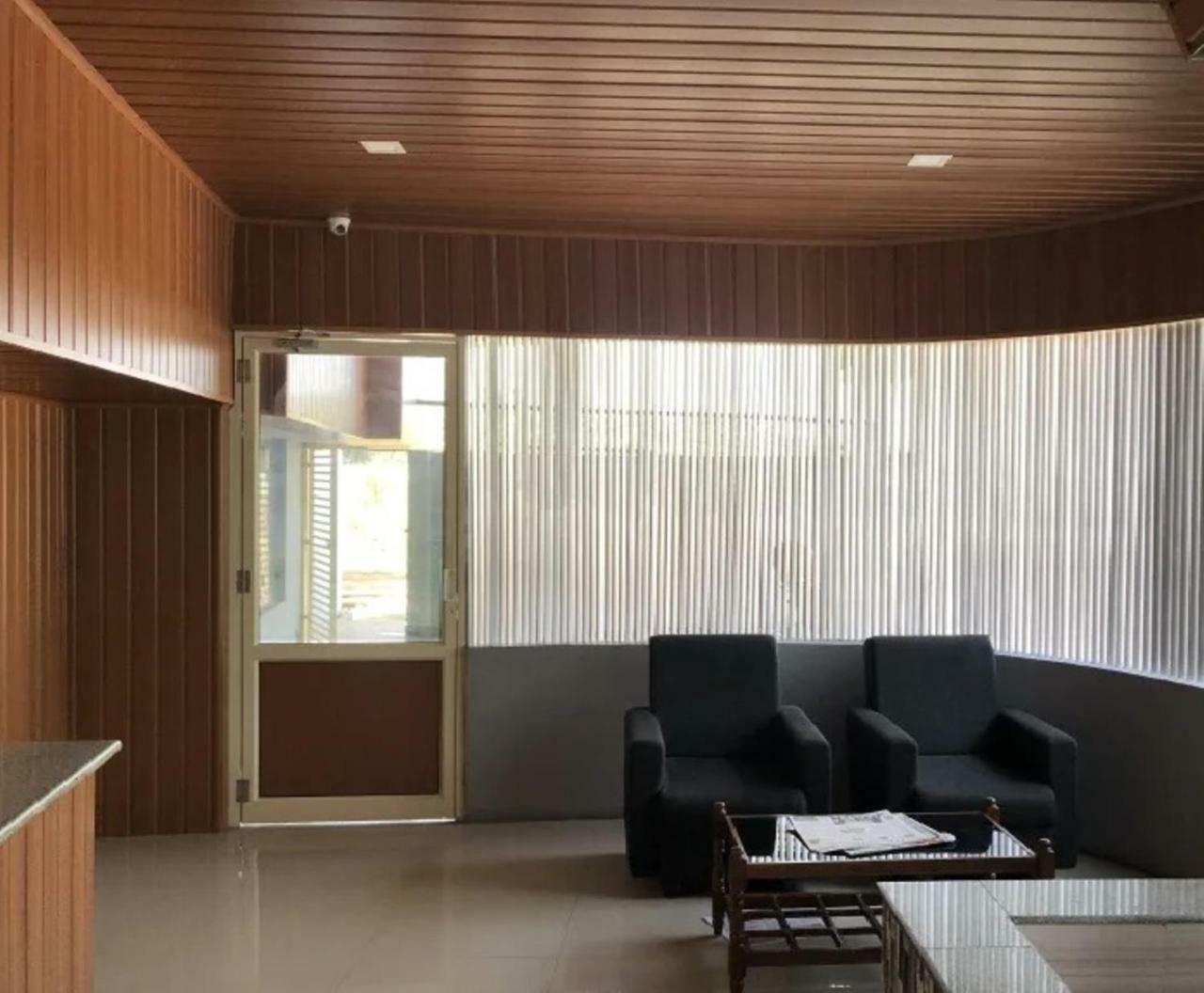 Jippus Galaxy Budget Air Port Hotel Kochi Exterior foto