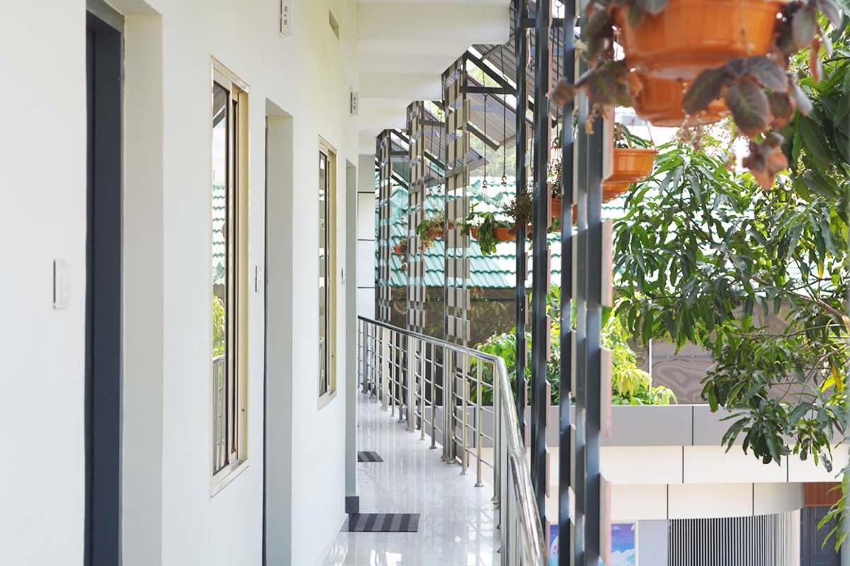 Jippus Galaxy Budget Air Port Hotel Kochi Exterior foto
