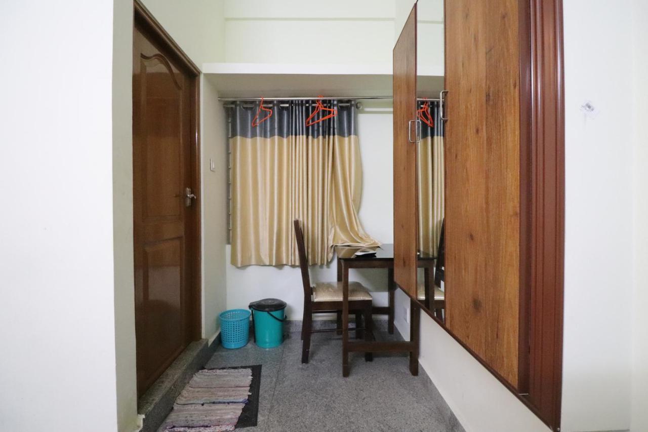 Jippus Galaxy Budget Air Port Hotel Kochi Exterior foto